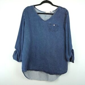 Soft Surroundings Blue Denim V-Neck Rounded Hem Shirt Size Medium‎